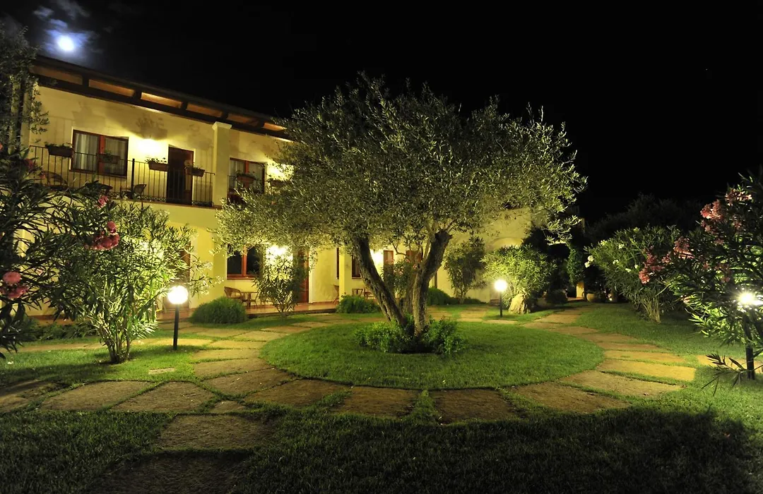 Country Hotel Vessus-1
